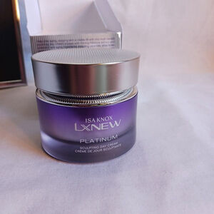 Avon Anew Isa Knox LXNEW Platinum Night Cream